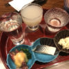 名古屋-伏見地下街「明後日」地酒3種とあて3品のせんべろセットが気軽！落ち着ける日本酒の立ち飲み