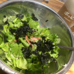 【家飲み 簡単おつまみ】レタス1玉ペロリといける「韓国海苔とカニカマのチョレギサラダ」