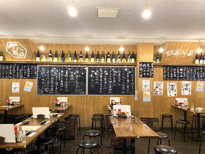 高田馬場「鶴亀八番」昼飲みもできる！神戸グルメや日本酒が楽しめる大衆酒場 | せんべろnet