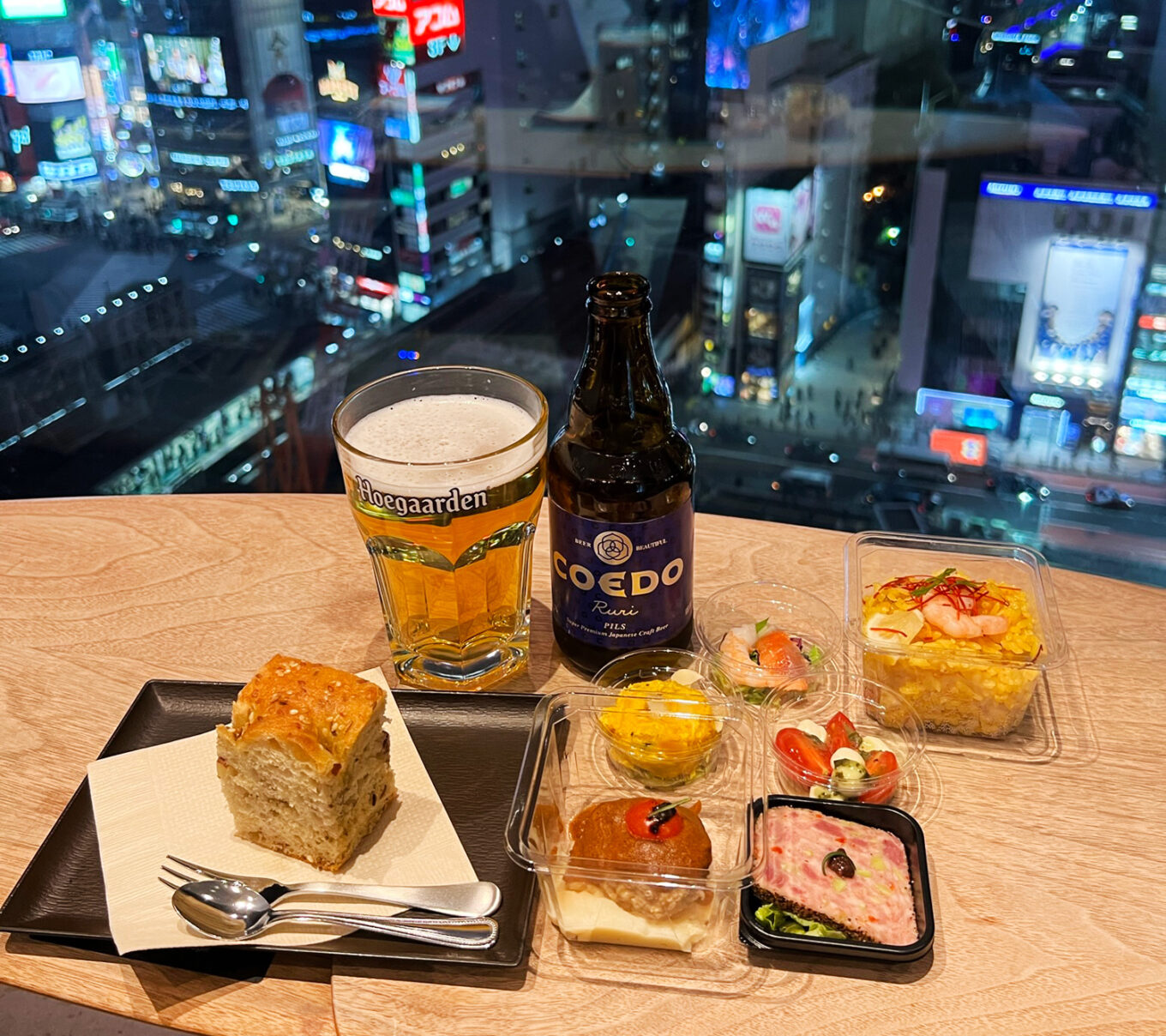 渋谷 シェアラウンジ 5時間食べ飲み放題のビュッフェが熱い 超進化した渋谷の楽園で至福の一人飲み せんべろnet